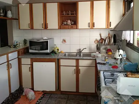 Casa 5 ambientes con 2 baños
