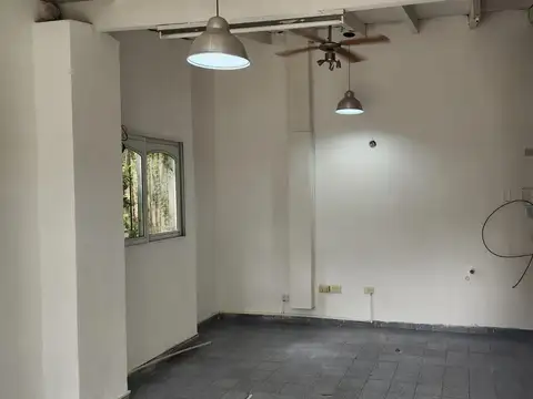 Local en alquiler frente a Colegio 125