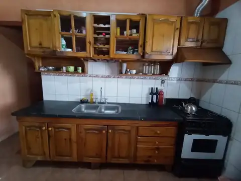Casa 2 ambientes con 1 baño