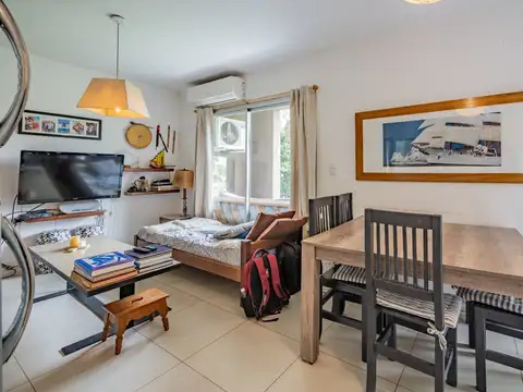 VENTA DEPARTAMENTO 3 AMBIENTES CON JARDÍN. COCHERA