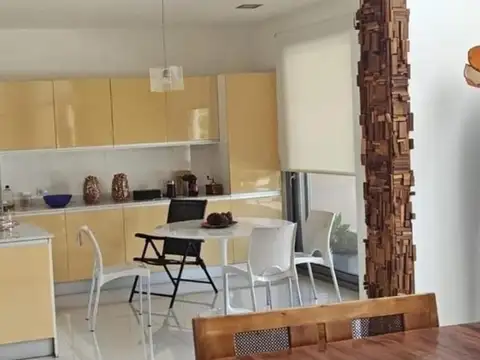 Venta de Casa de 5 Ambientes - Fincas de San Vicente