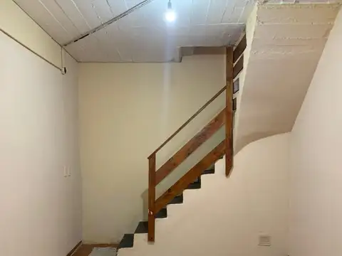 Depto Tipo Casa en Venta 40 años