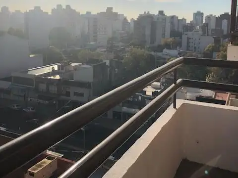 Av Pte H Yrigoyen 4800, Piso 14