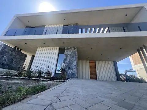 AV ARTURO ILLIA  al 500