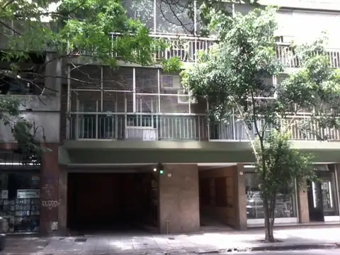 Venta - 4 ambientes c/ dependencia y Cochera - Caballito