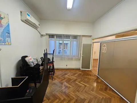 Oficina en Alquiler Contrafrente en Microcentro