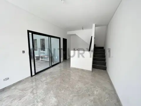 VENTA DUPLEX 2 AMBIENTES EN ITUZAINGO, CON COCHERA Y TERRAZA PRIVADA