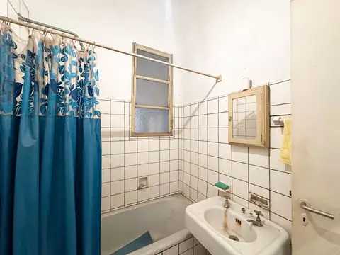 VENTA DEPTO 4 AMBIENTES PB 2 PATIOS A REFACCIONAR