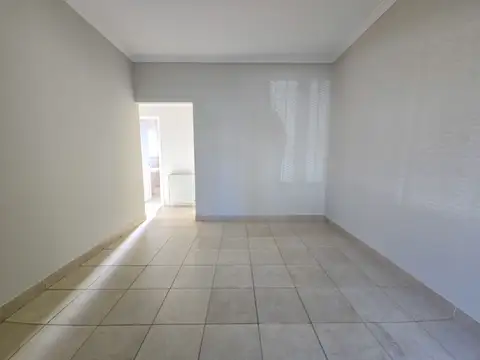 Casa 2 ambientes con 1 baño