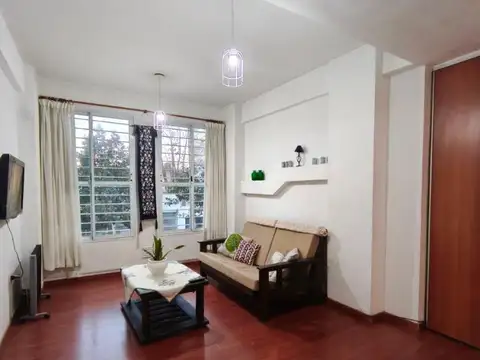 Depto 4 ambientes tipo dúplex (2 habitaciones y patio)