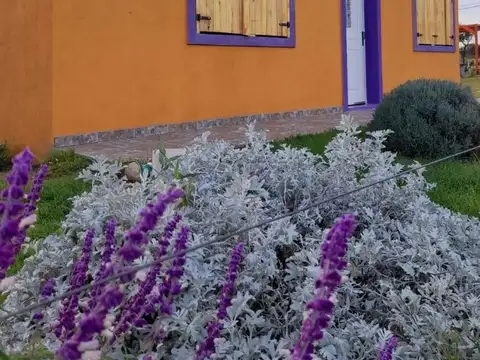 Casa 2 ambientes con 1 baño