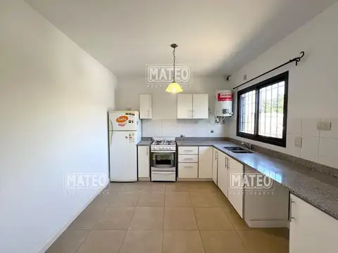 Impecable Departamento de Tres Ambientes con Cochera