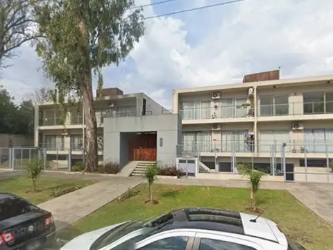 Venta o Alquiler / Dos ambientes luminoso con cochera cubierta incluida