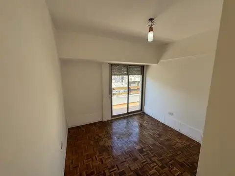 DEPTO 4 AMB EN VENTA EN SAN NICOLÁS CON BALCÓN