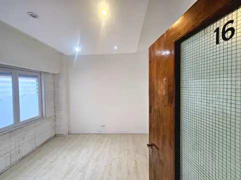 Oficina en Alquiler en Centro, $ 250.000