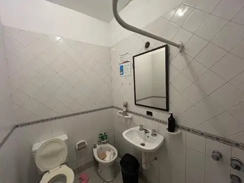 Oficina en Alquiler con 3 cocheras