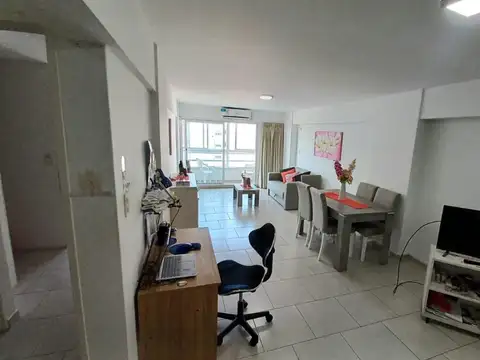 Departamento 2 ambientes todo externo. Zona La Perla