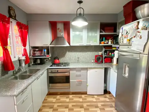 Casa 4 ambientes con 3 baños