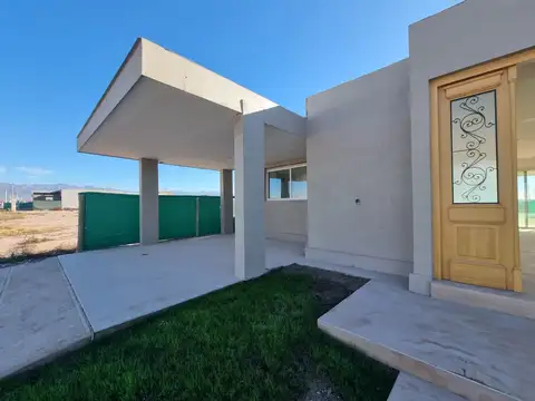 Casa en Alquiler de 3 dormitorios