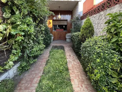 Casa 3 ambientes con 2 baños