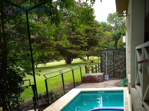 Casa en Alquiler con 3 cocheras
