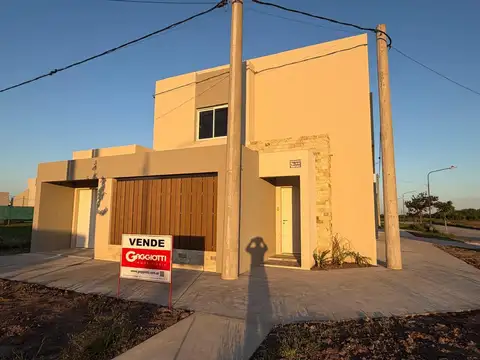 4 PH con cochera en venta - Rafaela