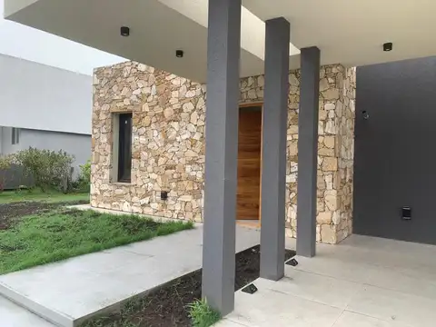 Los Robles 5900