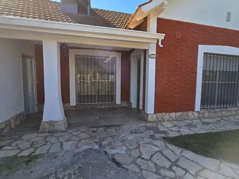 CASA EN VENTA VILLA DE MAYO