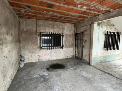 Casa 3 ambientes con 2 baños