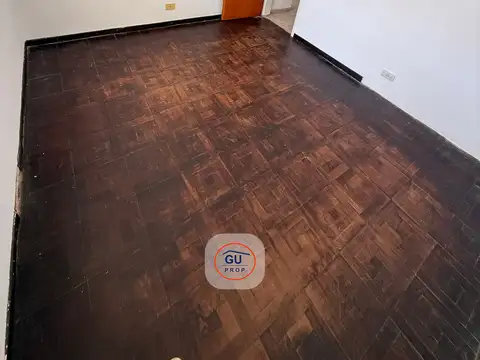 Casa 6 ambientes con 1 baño