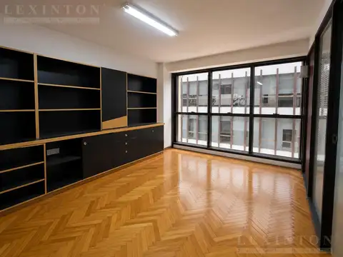 Oficina en Venta con 1 cochera