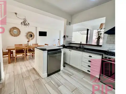 Casa en Venta en Villa Santos Tesei, USD 190.000