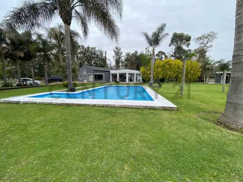 202 e/ 492 y 496 100, Piso 0