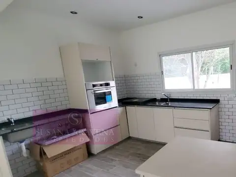 Casa 5 ambientes con 2 baños