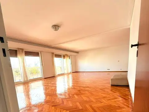 Departamento en Venta de 4 dormitorios