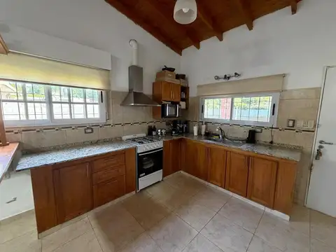 Casa en Venta en Los Pioneros, USD 105.000