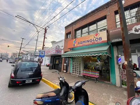 Local en Alquiler Via Pública
