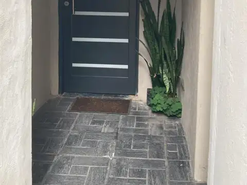 Depto Tipo Casa en Venta de 5 ambientes