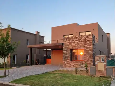 Casa en Venta en Vila Marina II, USD 350.000