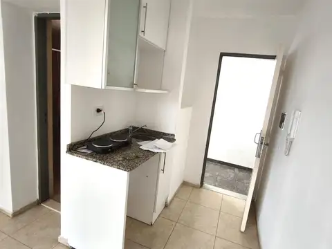 Juan B. Justo al 1300