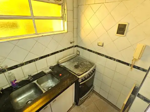 Alquiler depto. 2 Ambientes al Frente | Luminoso | 2° por Escalera | Av. Juan B. Justo 6500