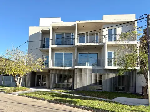 Departamento monoambiente amplio en venta en lujan centro con cochera udaondo 755 las moras II