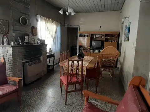 Avenida Hipólito Yrigoyen 100