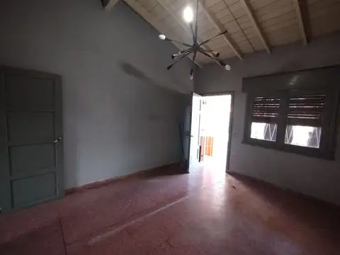 Casa en Alquiler en Lanus Este, $ 600.000