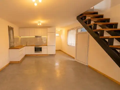 VENTA OPORTUNIDAD Casa 74m2 sobre lote de 250escucha ofertas 2 habitaciones Norte Villa la Angostura