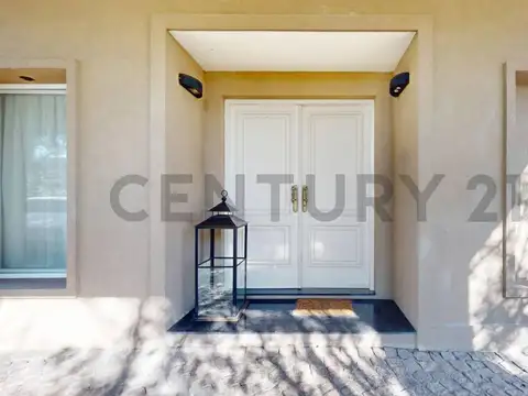 Casa en Venta con 5 cocheras