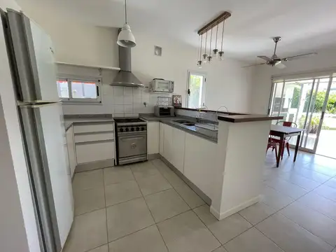 Casa en VENTA CON RENTA - Barrio San Francisco - Villanueva