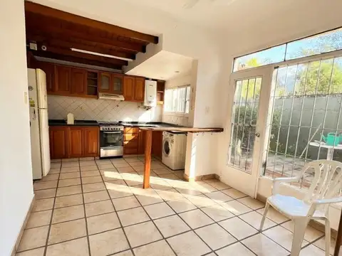 Depto Tipo Casa 3 ambientes con 2 baños
