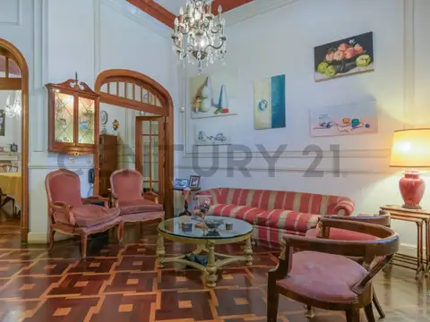 CASA EN VENTA 4 DORMITORIOS, COCHERA, TERRAZA Y PARRILLA MEXICO 4200