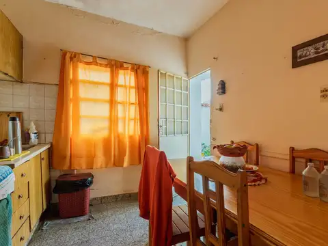 Casa 4 ambientes con 1 baño